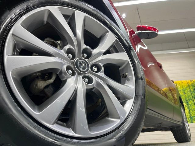 �y�����A���~�z�C�[���z�O�ςɃ}�b�`���������A���~�z�C�[���𑕒����Ă���܂��B�e��ЊO�A���~�z�C�[����A�X�^�b�h���X�^�C�����戵�����Ă���܂��B���񂲑��k����������