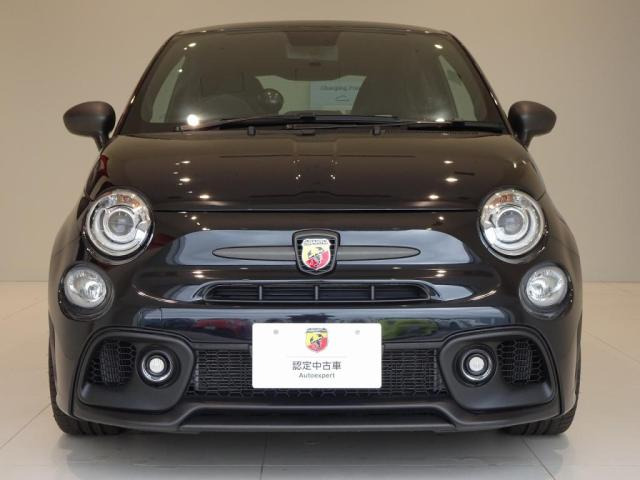 アバルト695セッタンタチンクエアニヴェルサーリオ1.4 ベースグレード