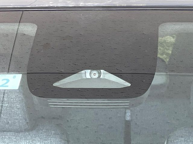 �y�g���^�Z�[�t�e�B�Z���X�z���s���ɑO���̎ԗ�����F�����A�Փ˂������Ȏ��͌x��ƃu���[�L�ŏՓˉ���Ɣ�Q�y�����A�V�X�g�B�����S�Ƀh���C�u�����y���݂��������܂��B