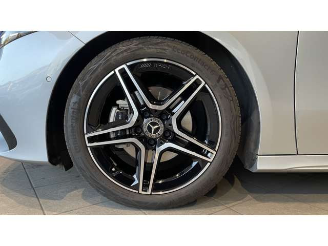 AクラスA180 AMGラインパッケージ (BSG搭載モデル)