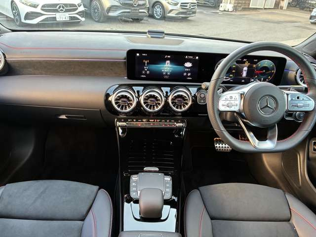 CLAシューティングブレークCLA200d AMGラインパッケージ