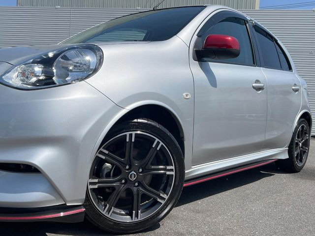 �y�O���[�h��p����16�C���`�A���~�z�C�[���z�f�U�C�����̍��������A���~�z�C�[���𑕒����Ă���܂��B�e��ЊO�A���~�z�C�[����A�X�^�b�h���X�^�C�����戵�����Ă���܂��B���񂲑��k����������