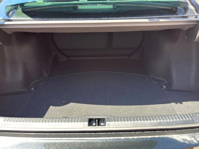 ���i�̂���������ʋ΁A���}���ɏ\���ȉ׎��X�y�[�X���m�ۂ��Ă���܂��B