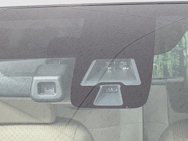 �y�G�}�[�W�F���V�[�u���[�L�z���s���ɑO���̎ԗ�����F�����A�Փ˂������Ȏ��͌x��ƃu���[�L�ŏՓˉ���Ɣ�Q�y�����A�V�X�g�B�����S�Ƀh���C�u�����y���݂��������܂��B