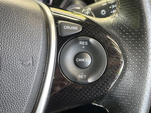 �y�N���[�Y�R���g���[���z�������H�����N���N���s�B�A�N�Z���𗣂��Ă���葬�x�ő��s���ł��A�������^�]���̕��S���y��!�����E�������ȒP�ȃX�C�b�`����Œ����ł��܂��B