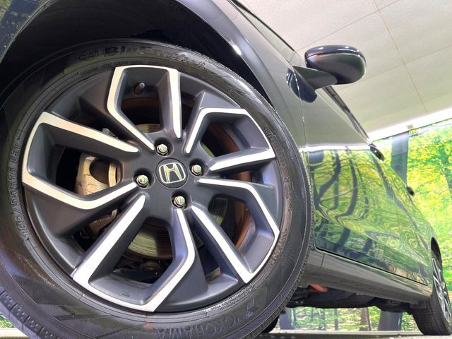 �y����16�C���`�A���~�z�C�[���z�O�ςɃ}�b�`���������A���~�z�C�[���𑕒����Ă���܂��B�e��ЊO�A���~�z�C�[����A�X�^�b�h���X�^�C�����戵�����Ă���܂��B���񂲑��k����������