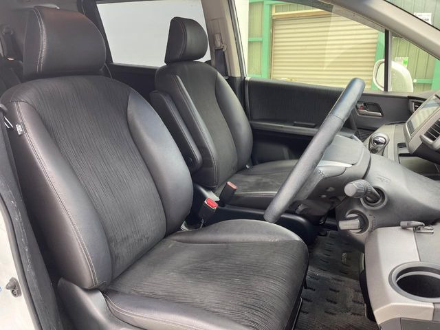 運転席シート廻りは使用感も少なく、良好な状態となっています。丁寧に使われていたことがよくわかりますね。