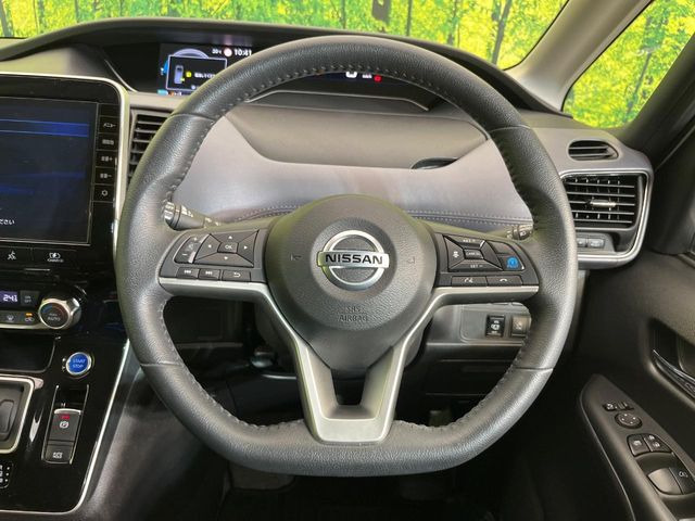 �y�����v�����X�e�A�����O�z�㎿�Ȋv���g�p���邱�ƂŁA��ɂ����������݂ƂĂ��^�]���₷���n���h���ł���