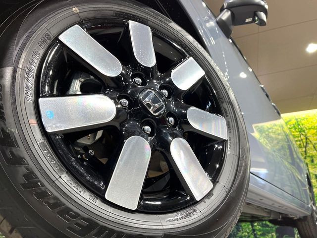 �y�����A���~�z�C�[���z�O�ςɃ}�b�`���������A���~�z�C�[���𑕒����Ă���܂��B�e��ЊO�A���~�z�C�[����A�X�^�b�h���X�^�C�����戵�����Ă���܂��B���񂲑��k����������