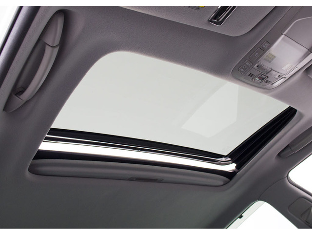 �l�C�����̃T�����[�t���t���Ă��܂�!�㉺�`���g�ɑO��X���C�h�@�\���t���Ă��܂��̂ŁA�l�X�ȃh���C�u�V�[���Ŋ��􂵂Ă���܂�!!�J��������ԓ���Ԃ͋C�����������ł���!����̊����Ă݂ĉ�����!