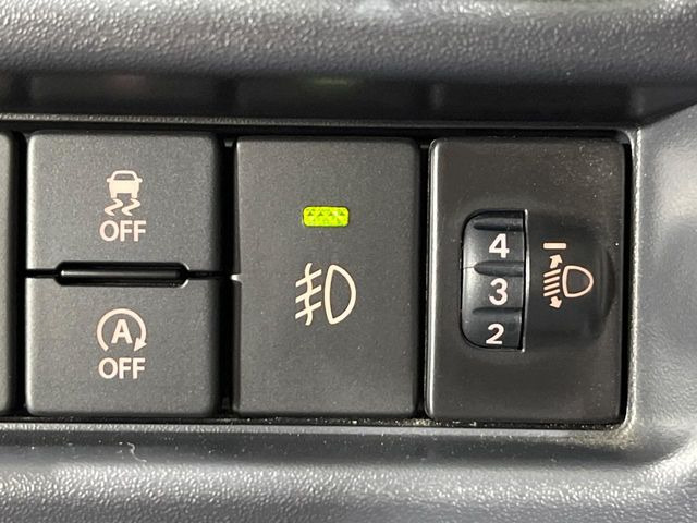 �y�A�C�h�����O�X�g�b�v�z�ԐM����a�؂Œ�Ԃ����ۂɃG���W�����~���A���ʂȔR���̏����}���܂��B�R��������ی�ɂȂ���@�\��G���W���̓u���[�L�𗣂��΍Ďn�����܂��B