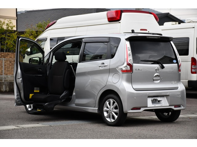 デイズハイウェイスターX アンシャンテ 助手席スライドアップシート