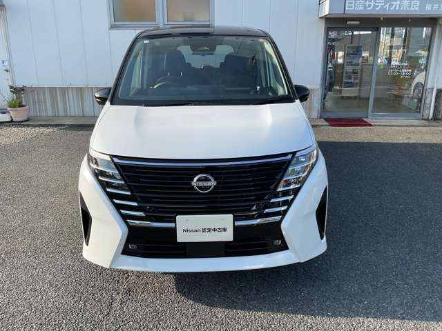 セレナ1.4 e-POWER ハイウェイスターV