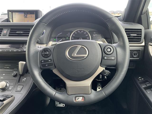 CT200h Fスポーツ