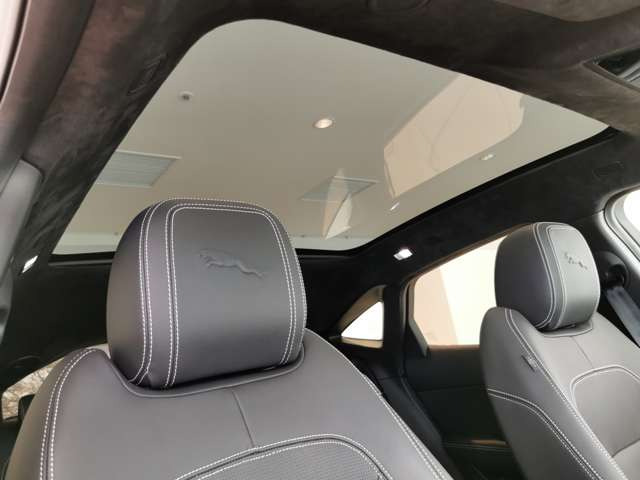 EペイスRダイナミック HSE 2.0L D200 ディーゼル 4WD