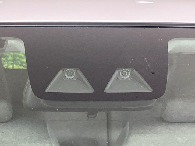 �y�X�}�[�g�A�V�X�g�z���s���ɑO���̎ԗ�����F�����A�Փ˂������Ȏ��͌x��ƃu���[�L�ŏՓˉ���Ɣ�Q�y�����A�V�X�g�B�����S�Ƀh���C�u�����y���݂��������܂��B