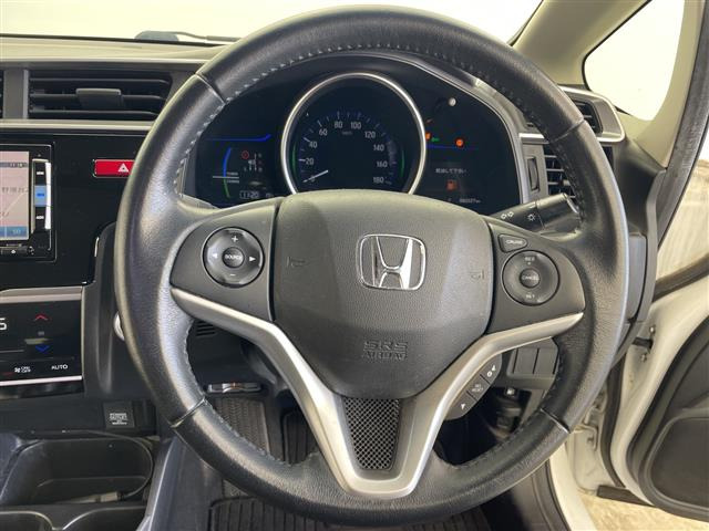 フィット1.5 ハイブリッド Lパッケージ 4WD