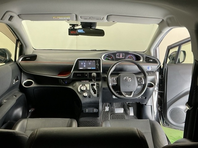 シエンタハイブリッド 1.5 G クエロ