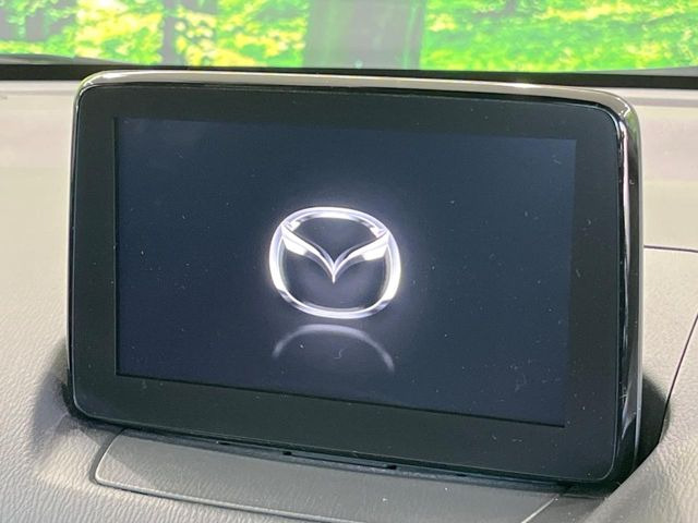 �y�}�c�_�R�l�N�g�i�r�z�ԓ��̕��͋C�Ƀ}�b�`������̌^�^�C�v�̃i�r�B�e����q�ݒ��Bluetooth�Đ����A�l�X�ȋ@�\���y���߂܂��B�����I�ȃ_�C�������삪�\�ŁA�g��������ǍD�ł��B