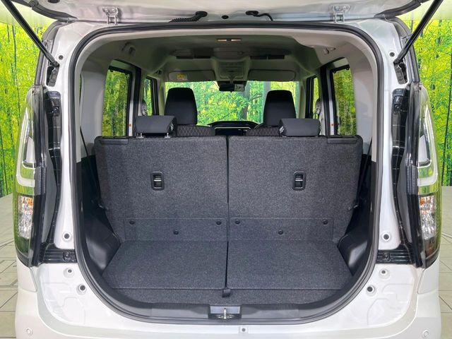 ���i�̂���������ʋ΁A���}���ɏ\���ȉ׎��X�y�[�X���m�ۂ��Ă���܂��B�Z�J���h�V�[�g��|���ƁA�傫�ȉו��̐ύڂ��\�ł���