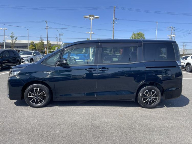 ヴォクシー1.8 ハイブリッド X