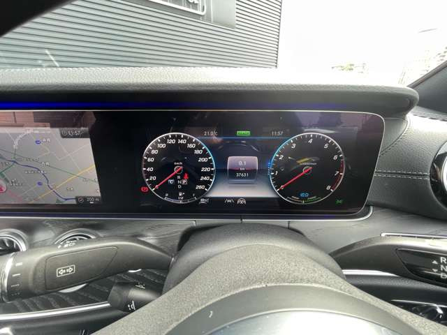 EクラスカブリオレE200 スポーツ