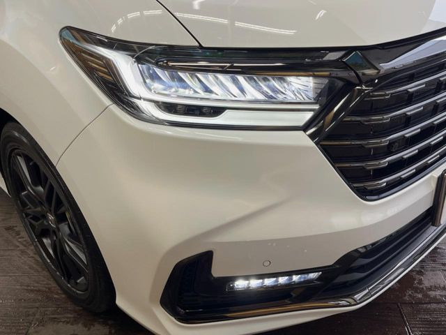 �yLED�w�b�h���C�g�z���V����ԑ��s�����ǍD�Ȏ��E���m�ۂ����S���ĉ^�]�ł��鍂�P�xLED�w�b�h���C�g�𑕔�!�_�����x�������A����d�͂��}�����Ă��܂��B