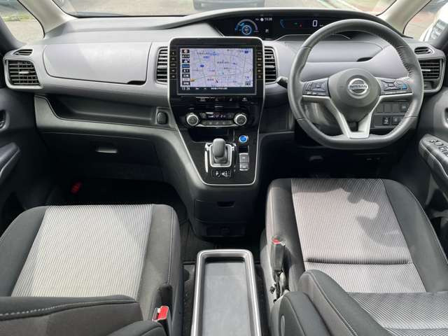 セレナ1.2 e-POWER ハイウェイスターV