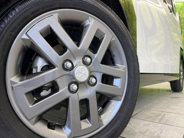 �y����15�C���`�A���~�z�C�[���z�O�ςɃ}�b�`���������A���~�z�C�[���𑕒����Ă���܂��B�e��ЊO�A���~�z�C�[����A�X�^�b�h���X�^�C�����戵�����Ă���܂��B���񂲑��k����������