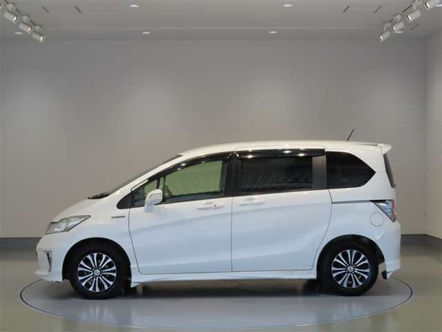 フリードハイブリッド1.5 ジャストセレクション