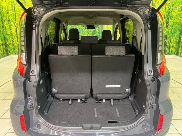 ���i�̂���������ʋ΁A���}���ɏ\���ȉ׎��X�y�[�X���m�ۂ��Ă���܂��B�Z�J���h�V�[�g��|���ƁA�傫�ȉו��̐ύڂ��\�ł���