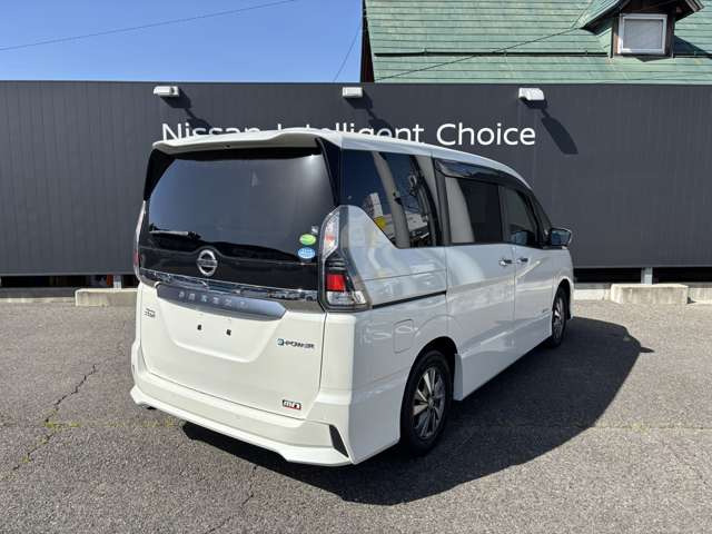 セレナ1.2 e-POWER ハイウェイスターV