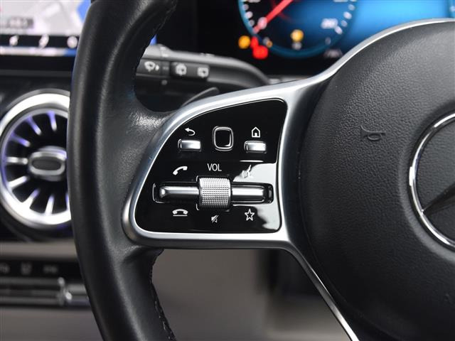 GLAクラスGLA200d 4マチック 4WD