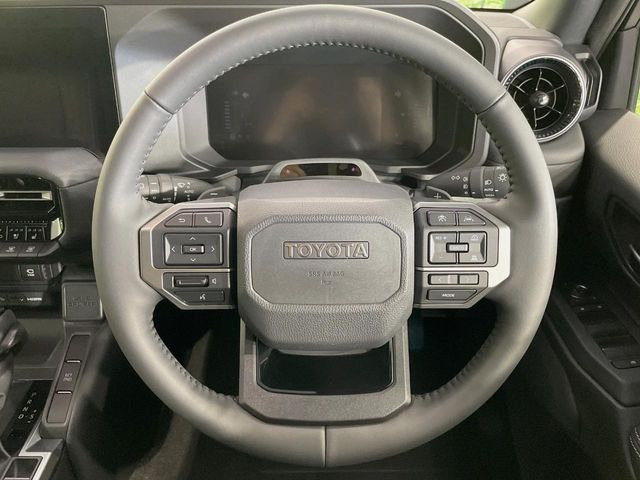 �y�����v�����X�e�A�����O�z�㎿�Ȋv���g�p���邱�ƂŁA��ɂ����������݂ƂĂ��^�]���₷���n���h���ł���