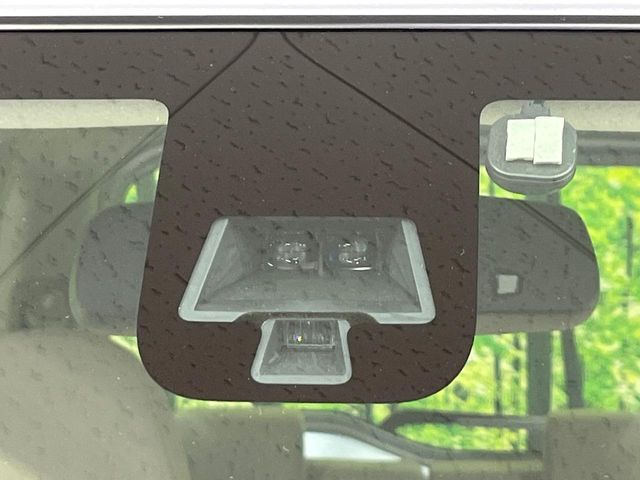 �y�G�}�[�W�F���V�[�u���[�L�z���s���ɑO���̎ԗ�����F�����A�Փ˂������Ȏ��͌x��ƃu���[�L�ŏՓˉ���Ɣ�Q�y�����A�V�X�g�B�����S�Ƀh���C�u�����y���݂��������܂��B