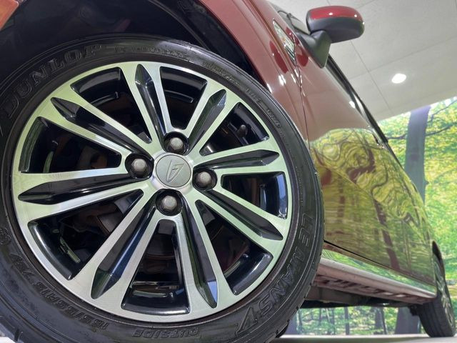 �y����15�C���`�A���~�z�C�[���z�O�ςɃ}�b�`���������A���~�z�C�[���𑕒����Ă���܂��B�e��ЊO�A���~�z�C�[����A�X�^�b�h���X�^�C�����戵�����Ă���܂��B���񂲑��k����������