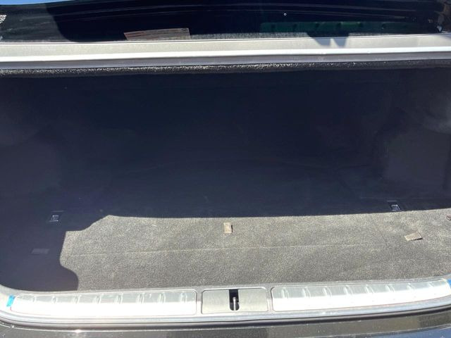 ���i�̂���������ʋ΁A���}���ɏ\���ȉ׎��X�y�[�X���m�ۂ��Ă���܂��B