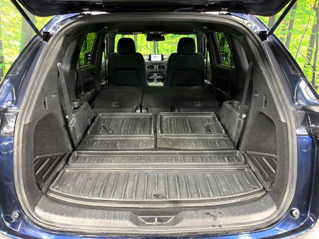 ���i�̂���������ʋ΁A���}���ɏ\���ȉ׎��X�y�[�X���m�ۂ��Ă���܂��B�Z�J���h�V�[�g��|���ƁA�傫�ȉו��̐ύڂ��\�ł���