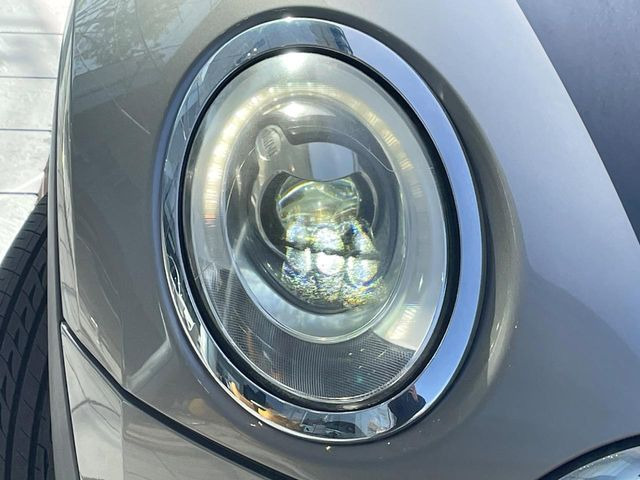 ��LED�w�b�h���C�g:��ԑ��s�����ǍD�Ȏ��E���m�ۂ����S���ĉ^�]�ł��鍂�P�xLED�w�b�h���C�g�𑕔�!�_�����x�������A����d�͂��}�����Ă��܂��B