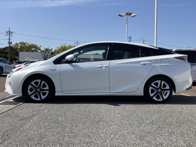 プリウス1.8 A プレミアム ツーリングセレクション