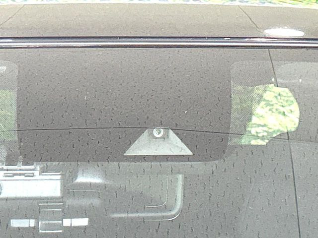 �y�C���e���W�F���g�G�}�[�W�F���V�[�u���[�L�z�t�����g�J�����őO���̎ԗ�����s�҂����m�B�Փ˂������Ȏ��͏Փ˔�Q�y���u���[�L���쓮�A�Փˉ�����T�|�[�g�B�����S�Ƀh���C�u�����y���݂��������܂��B