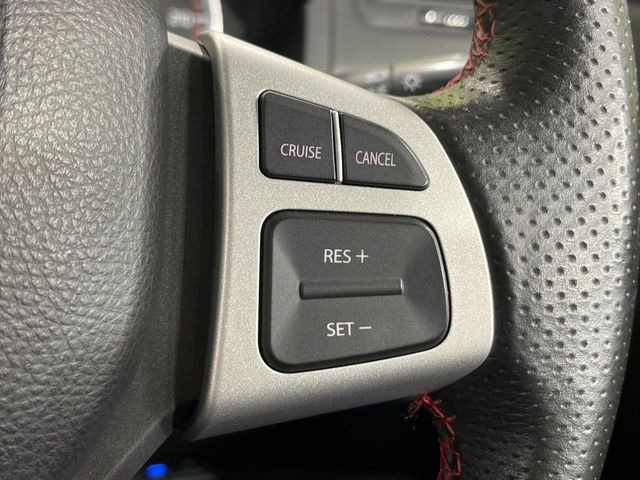 �y�N���[�Y�R���g���[���z�������H�����N���N���s�B�A�N�Z���𗣂��Ă���葬�x�ő��s���ł��A�������^�]���̕��S���y��!�����E�������ȒP�ȃX�C�b�`����Œ����ł��܂��B