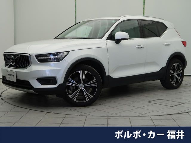 XC40B4 AWD インスクリプション 4WD