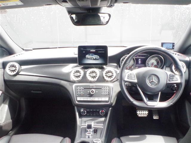 CLAクラスAMG CLA45 4マチック 4WD