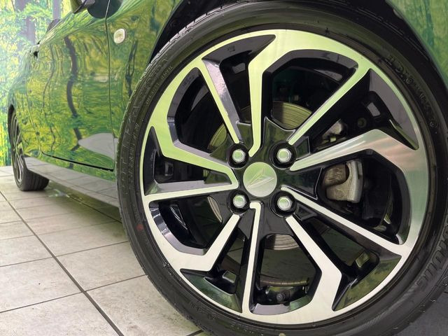 �y�����I�v�V����17�C���`�A���~�z�C�[���z�����I�v�V�����z�C�[���𑕒��B���s���\�̌���ɉ����A�O�ς����X�^�C���b�V���ɂȂ��Ă��܂��B