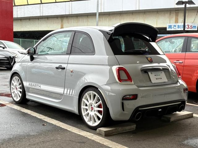 アバルト695エッセエッセ1.4