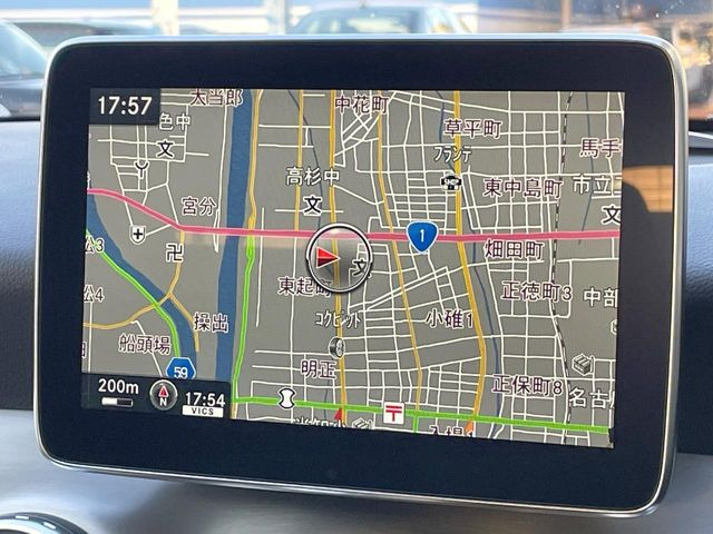 �������i�r:��̊��̂���i�r�́A����������ԓ������o���Ă���܂��BBluetooth�Đ��ȂǃI�[�f�B�I�@�\���[�����Ă���܂��̂ŁA�^�]�����y���߂܂���