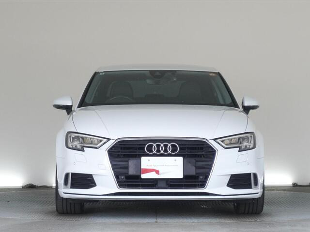 A3セダン30 TFSI スポーツ