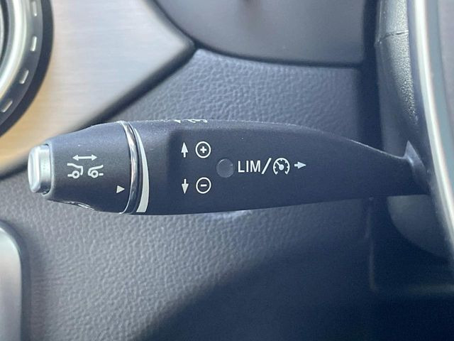 ���f�B�X�g���j�b�N�v���X:�s�s�A�x�O�A�������H�Ȃǂ̑��s���ɁA�X�e���I�}���`�p�[�p�X�J�����ƃ��[�_�[�Z���T�[�ɂ��A�O���Ԃ�F�����đ��x�ɉ������Ԋԋ������ێ����鎟����̃N���R��!