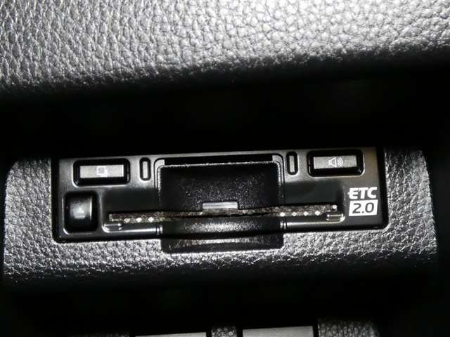 クラウンクロスオーバー2.5 G アドバンスト レザー パッケージ E-Four 4WD